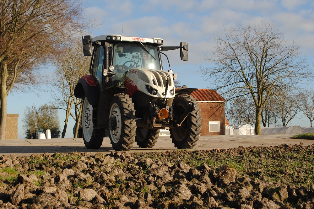 Compacte Steyr Expert CVT troef bij ontwikkeling hybride aardappel